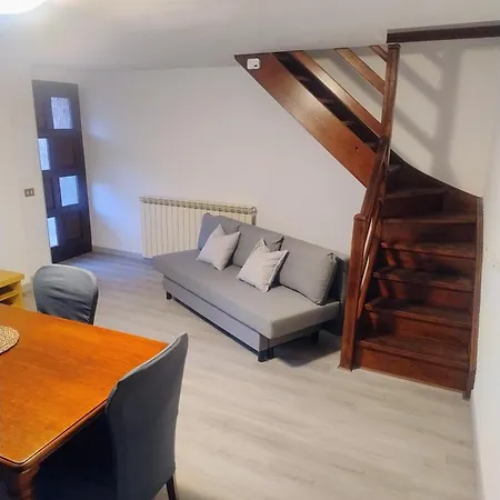 Ca D'elsa بيت للعطل *